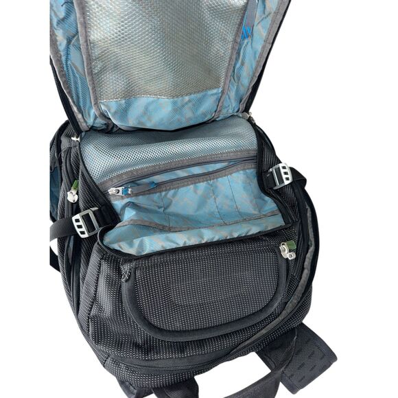 Thule Sweden Crossover Backpack Laptop Sunglasses Pocket Travel Hiking Black - Picture 9 of 10